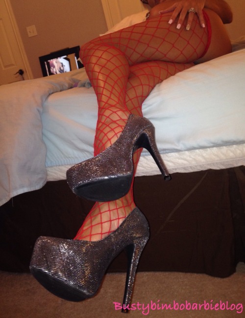 bustybimbobarbieblog:  Bimbo’s loves shoes!  We can’t have too many!  And we love the cocks who get hard because of our sexy slutty heels!