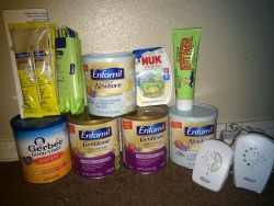 m0nstermommy:  I am doing another giveaway because I have some more stuff that I just don’t need!!! Here is what the giveaway comes withs: 2 Cans of Enfamil Gentlease 2 Cans of Enfamil Newborn 1 Can of Gerber Gentle 8 Packets of Formula Samples Graco