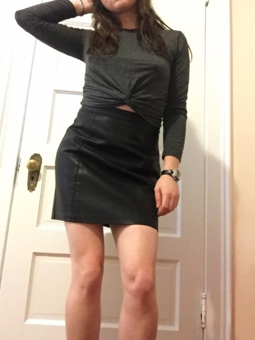 tenderlyfriedpanda:  Leather skirt and diapered butt You can’t even tell right?