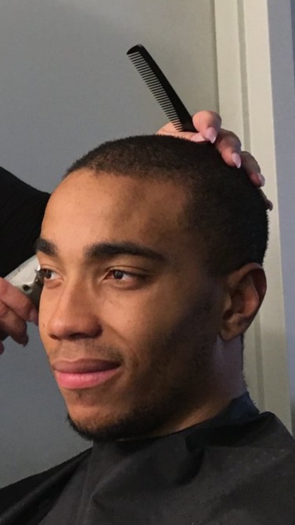 theblacktroymcclure:  woodmeat:  davisanthony: alwaysswangin:   davisanthony:  He hurtin  How much they pay him   Not enough  i would be hot  We gotta square up. Immediately.