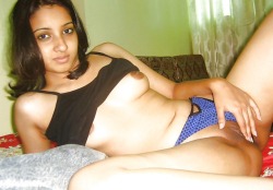 desihotpic:Hyderabad collage girls pussy