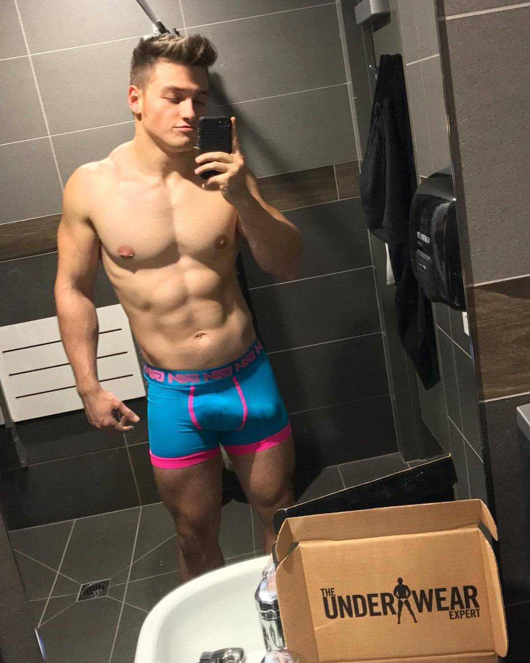 maxsmall:So in love with these 💙💕 Everyone needs these in their life 💪🏼🙌