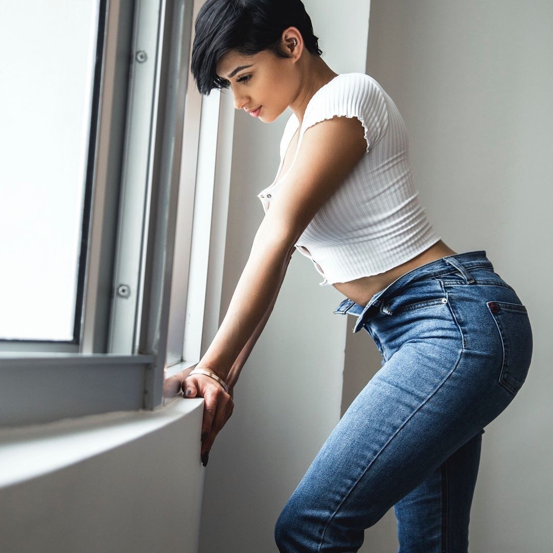 vividparallels2:Tori Hughes