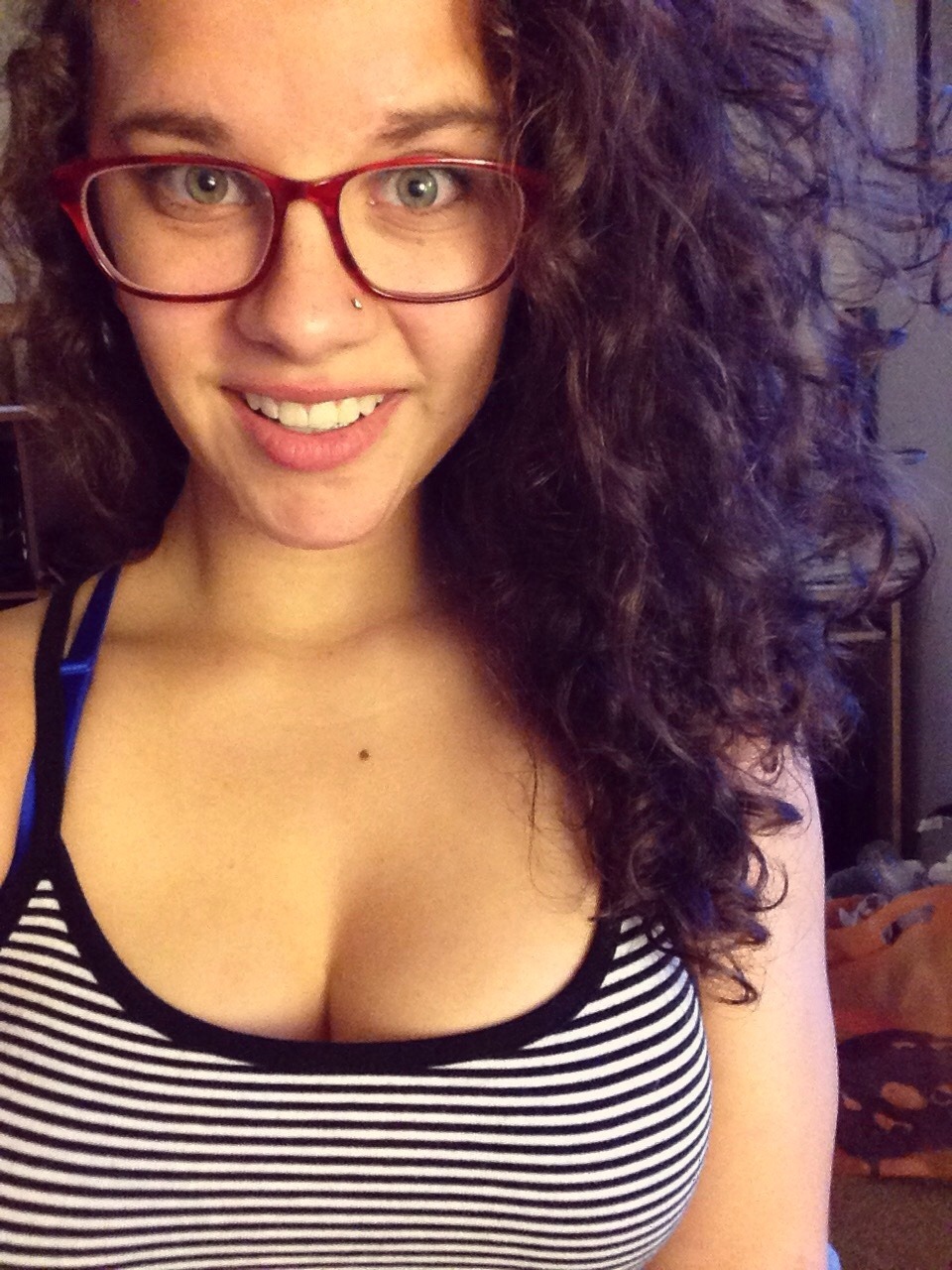 notthemoon:  In which my hair looks like it was in a bar fight.