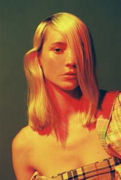 oystermag:&lsquo;3182&rsquo; — Beauty Daily January Shot By Gadir Rajab