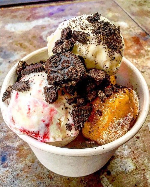 theburgerlist:Ice Cream and Donuts from @you_doughnut. I’m going dessert crazy at the moment! 