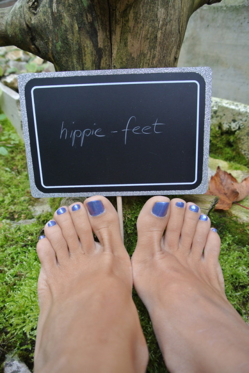 hippie-feet:Hippie-feet is… let me know what you think.  Hippie-feet , a ne pas rater , tellement ma