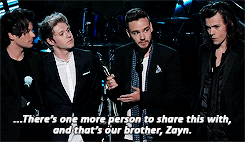 scoudins:“I’ll stay with you, Liam, just ‘cause I’m your friend.”“I miss zaynnnn :( love ya mann”