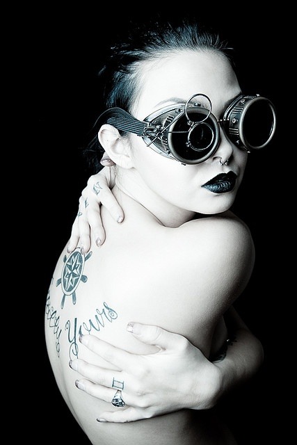 steampunk-girl:  Steampunk GirlSteampunk Girl Twitter
