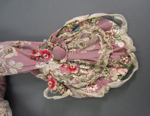 history-of-fashion:1765-1775  Dress (Sack or sacque dress) (United States, France) silk brocaded dam