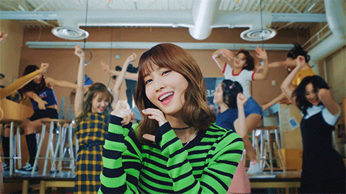 hiraimz: MOMO x LIKEY mv