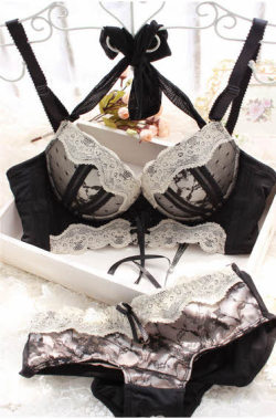 Young&Amp;Mdash;Heart:  Http://Youngheart.storenvy.com/Products/12880537-Free-Ship-Gothic-Black-Bra-Panty-Set
