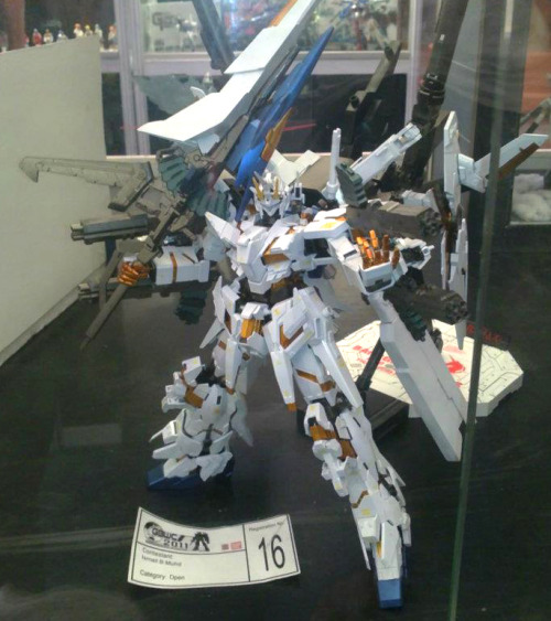 Five amazing unicorn gundam custom otd: 1. The Unicorn Paladin Knight Custom Build, ~by ifan cusiant