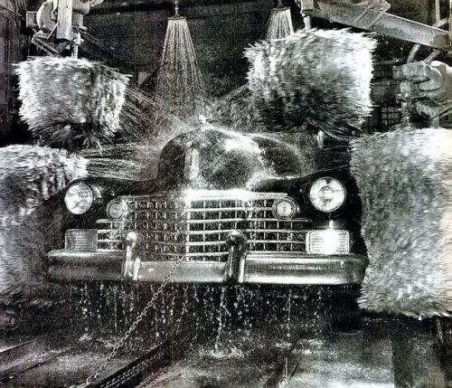 danismm: 1947. TWO MINUTE CARWASHER. Spectacular new machine scrubs 750 autos a day!