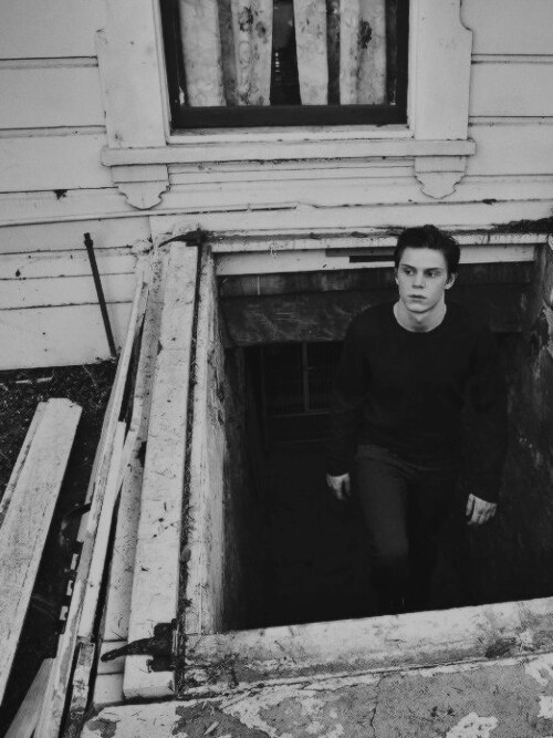 jeeejii:  the hollow | via Tumblr on We Heart It.