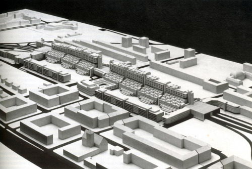 The Autobahnüberbauung Schlangenbader Straße [1976-1980] is a mega-structure that spans across a mot