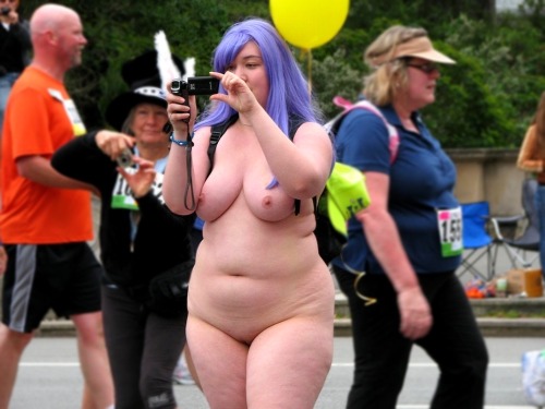 thick-and-proud:  Wanna fuck? Join for free!