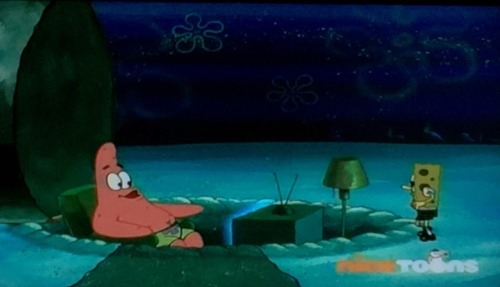 spongebob-screenshots:Sideways Spongebob is creepy.
