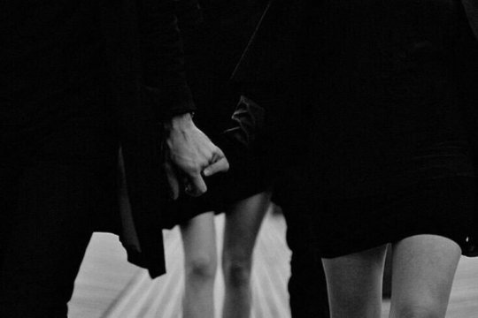 desdemona-d:
“Quelle complicità che non devono chiedersi, ma solo rispondersi.
Belcor
”