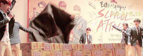 silencesneeze:  &ldquo;and for our final trick, we shall make Jongin dissapear!”