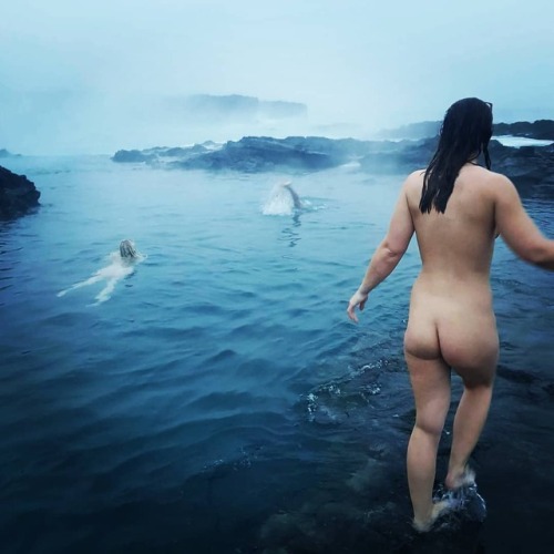 icelandicnaturist:Some places are better enjoyed with likeminded friends #naturism #befree #skinnydi