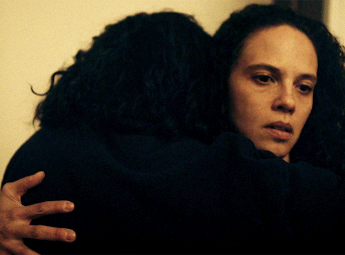 lesghosts:    Station Eleven 1.09 “Dr.Chaudhary”“She’s gone. Yeah, Everybody’s