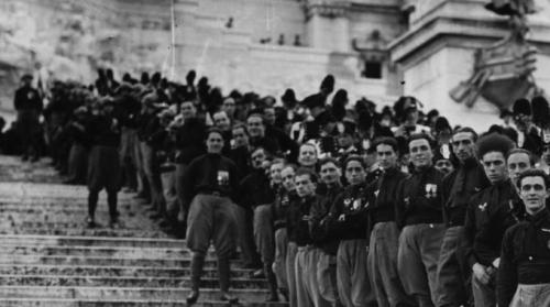 italian-landscapes:Marcia su Roma (March on Rome) (October 28, 1922)Tens of thousands of Fascist mar