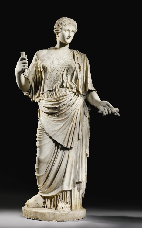 hildegardavon:hadrian6:  hadrian6.tumblr.comStatue of Aphrodite, circa early 1st.century