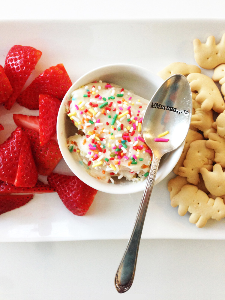 fattributes:  Skinny Funfetti ‘Cake Batter’ Dip