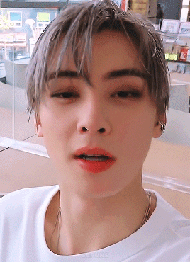 sefuns:  When you accidentally opened the front camera, but you’re Cha Eunwoo