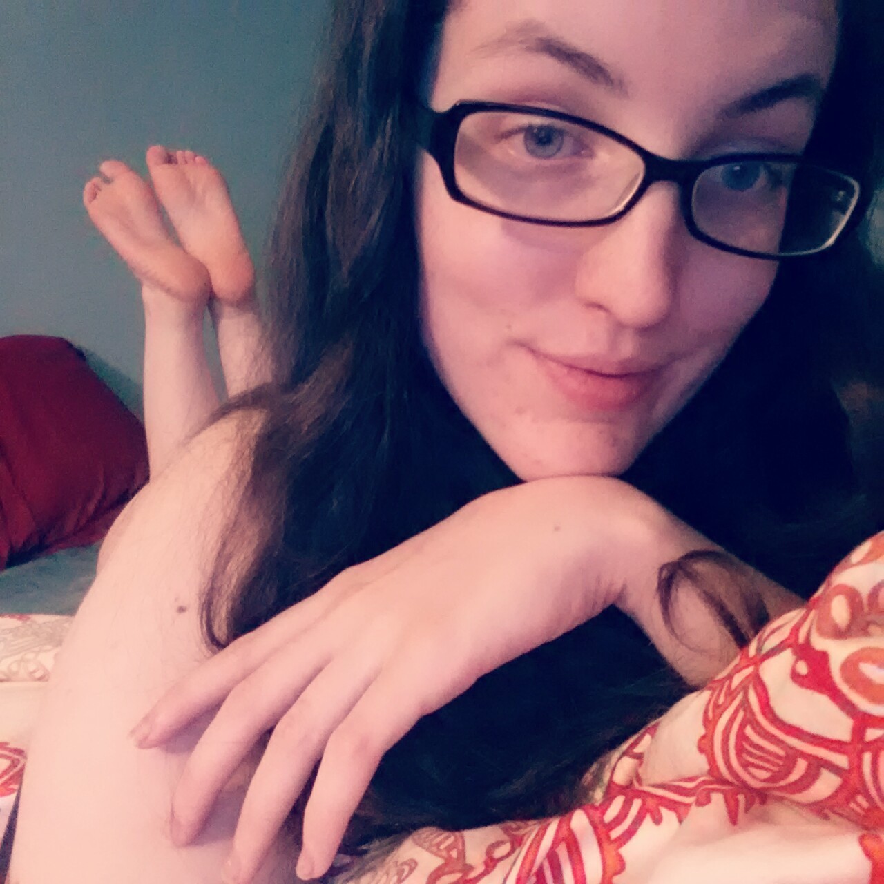 blankethands:  drunk selfies
