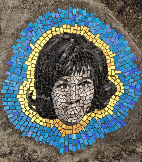 crossconnectmag:  Pothole Installations - Jim Bachor Jim Bachor, born 1964 is known for his contemporary mosaics produced using ancient techniques. More recently, Bachor has become well known for the mosaic art that he has installed in potholes on the