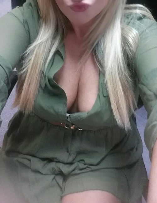 txcpln30s: Wore a dress today!! Which makes it very tempting to touch myself!!!