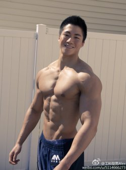 tommie628:  Fitness model—-工科型男Alex 