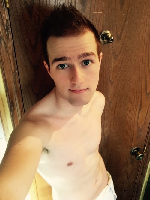 squided:I’m finally confident enough to feel comfortable posting a shirtless selfieStay confident!