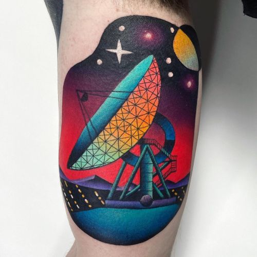 Do you believe in extra-terrestrial life? ⁠ ⁠ A funky satellite dish for Jérémie. ⁠ ⁠ Done at @vel