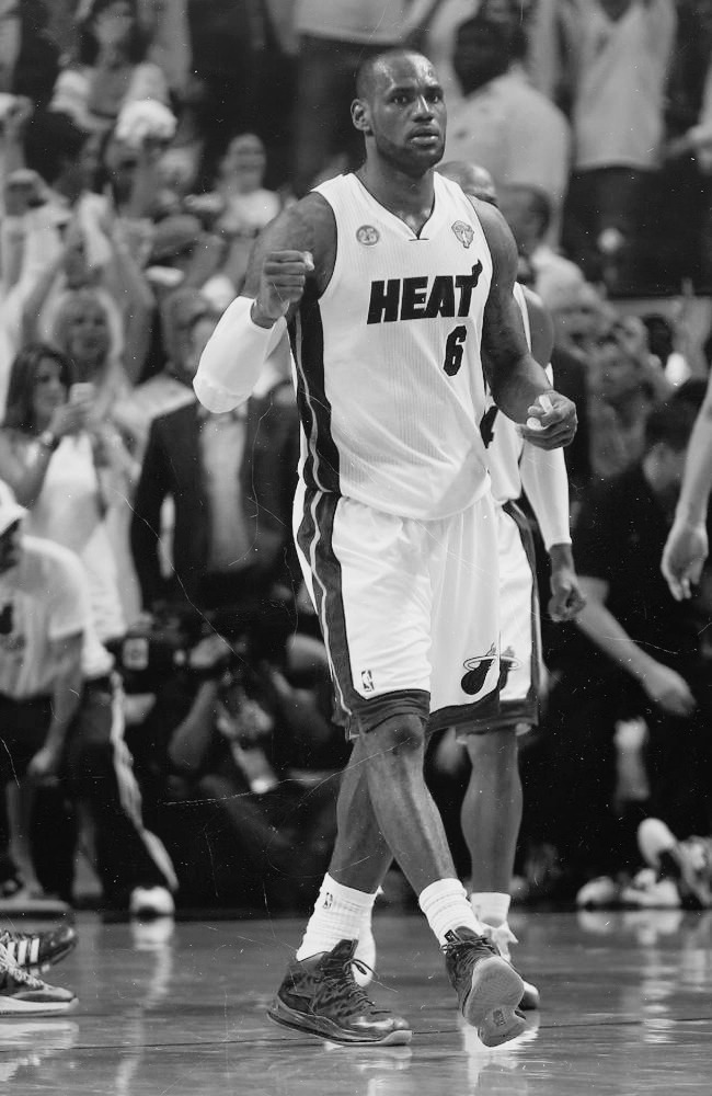 whitehot-heat:  Miami’s newest player, NoHeadBand James! FTW! 