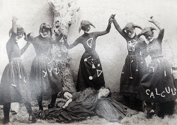 gravesandghouls:  Photo c. 1890s 