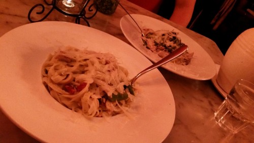 noodlesandbeef:  Birthday fun continues…Tonight, lilpup is taking me to The Stinking Rose in SF. Everything has garlic….It’s amazing