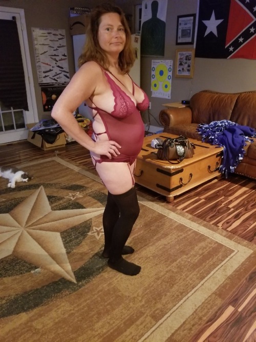 Porn easysoutherngirl:  Date night with my hubby! photos