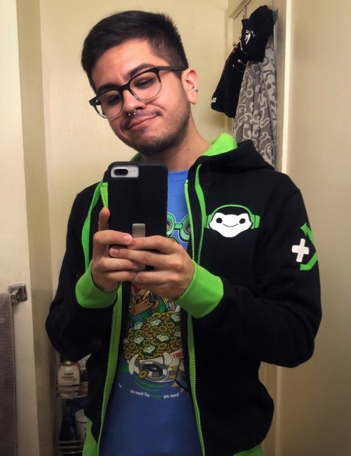 unfesant:  Pax was a success. I also got a McCree shirt.