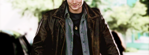 ihatedoors:  dean winchester {in every episode}  ↳ season one;  d e a d  in the  w a t e r