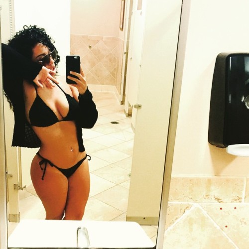 megabigchoco:  lifeofoh:  Natalie O.  Damn