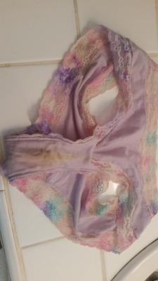 pantyfantasy85:  Found this. My cousin has a fucking nice pussy Wanna fack her Wow. Look at that stain. I bet that aroma is hot!   If fuck her everywhere whilst smelling her panties!!  Anymore pics? 