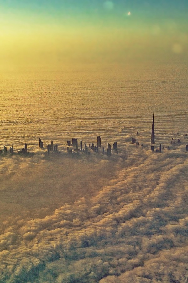 astratos:  Burj khalifa under foggy  |  Aylin Kinacioglu
