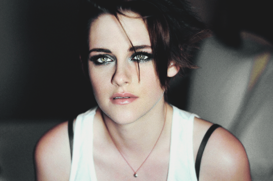 himmeliesel:  Kristen Stewart photographed by Hadar Pitchon for Byrdie, October 2014.