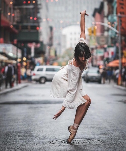 ballet-birdy:  Dancers on the streets of New York, photographed by Omar Z. Robles.