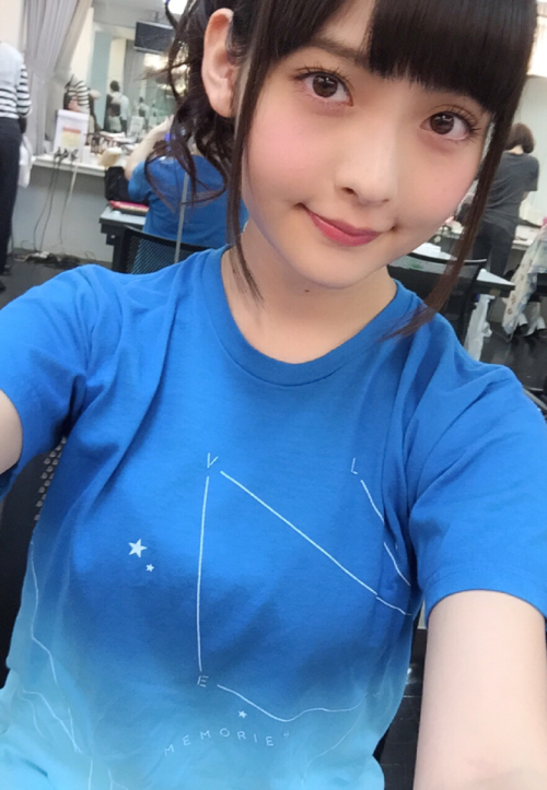 unamon:  Uesakasumire ラブライカのコラボTシャツを着ている方が結構発見できました！！おそろい…スパシーバ！ http://t.co/lhrxJnOmdI 