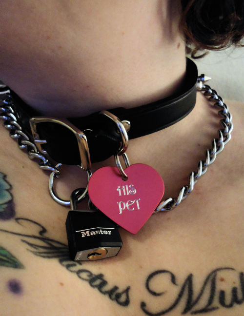 submissivehousewife: Daddy took me shopping today and got me a dog collar and a tag. I cant take it 