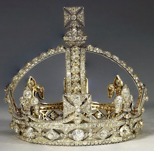 europesroyalsjewels:Queen Victoria’s Small Crown ♕ British Crown Jewels